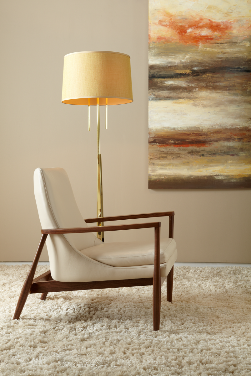 Aaron Chair with lamp